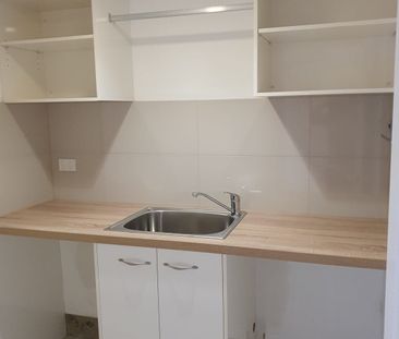 3 Bedroom, 2.5 Bathroom Townhouse in Helensvale - Photo 5