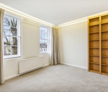 4 bedroom flat in Holland Park - Photo 3