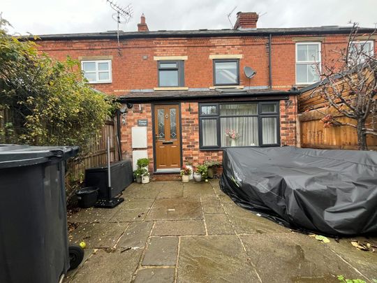 Cottage to rent on - Photo 1