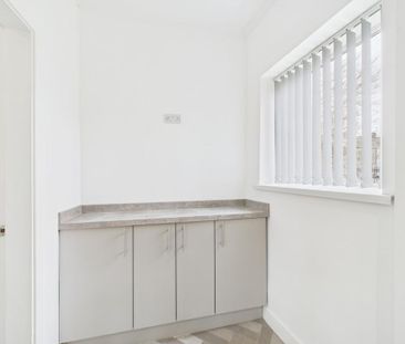 2 bedroom end of terrace house to rent - Photo 3