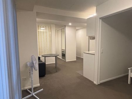 Modern 2BR City Apt with Balcony!Near sky tower. - Photo 4