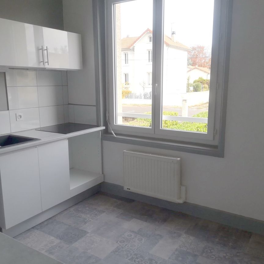 Location Appartement 2 pièces 50m² FEURS 42110 - Photo 1