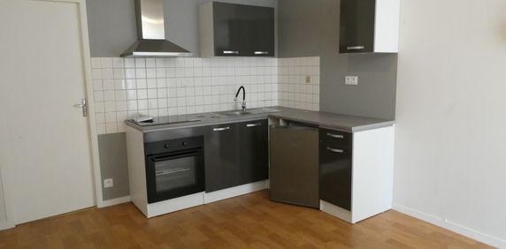Location Appartement 1 pièce 32m² CHATEAUBRIANT 44110 - Photo 2