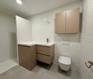 Bel appartement haussmannien le quartier de la Servette - Photo 3