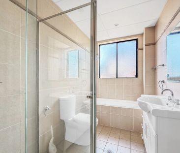 Exquisite, Freshly Refurbished Triple Story Townhouse In Superior L... - Photo 4