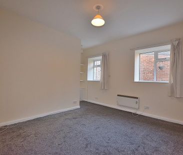 2 bedroom cottage to rent - Photo 3