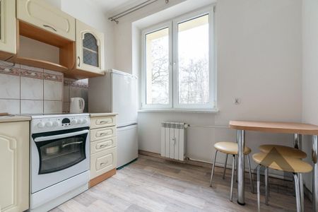 Przestronna kawalerka w centrum Jaworzna do wynajęcia | Spacer 3D - Photo 5