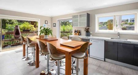 House with a view - Photo 4