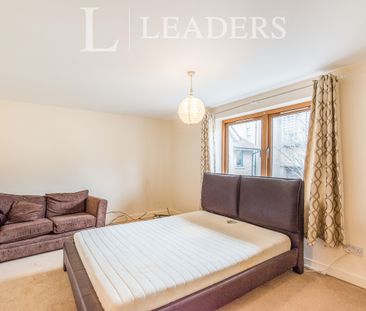 3 bedroom house to rent Raes Yard, Bury St. Edmunds, IP33 - Photo 1