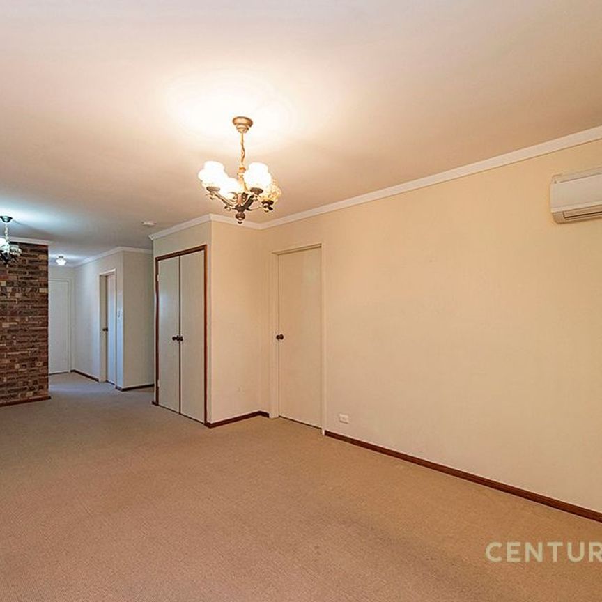 Unfurnished 2 Bedroom Apartment in a Secure Complex. - Photo 1