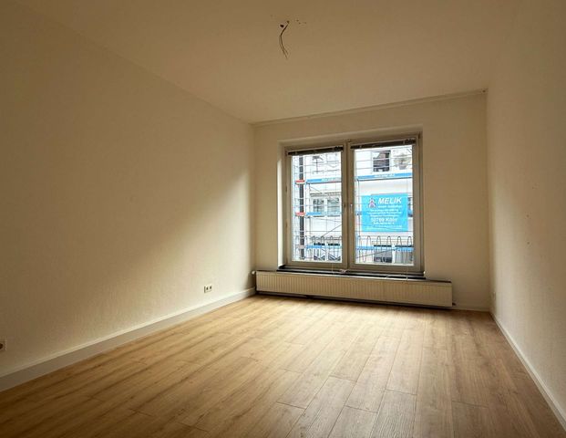 :DÜSSELDORF - SCHÖNES APPARTEMENT MIT BALKON IN ZENTRALER LAGE - 500M BIS ZUR KÖ! - Photo 1