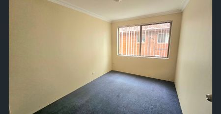 Spacious 3-Bedroom Unit in a Prime Liverpool Location - Photo 5