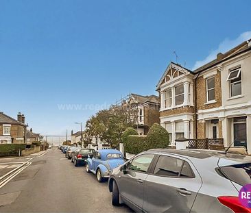 Avenue Road, Leigh on Sea - Photo 3