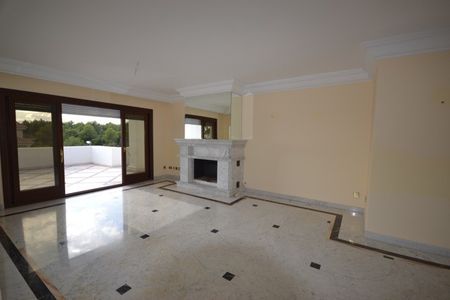 Atico en alquiler en Altos de Estepona, Estepona - Photo 2