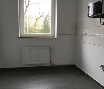 Moderne Wohnung im Hochparterre mit Balkon. Frisch für Sie renoviert. - Photo 5