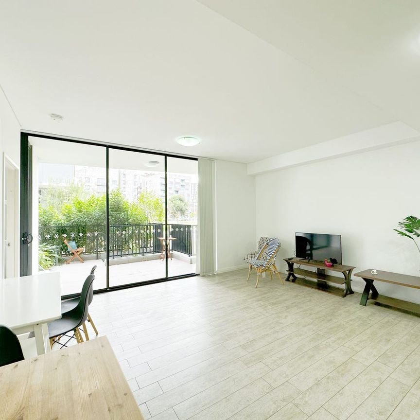2 Bedroom Apartment in Rosebery with fully furniture - Photo 1