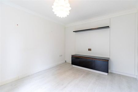 3 bedroom end of terrace house to rent - Photo 2