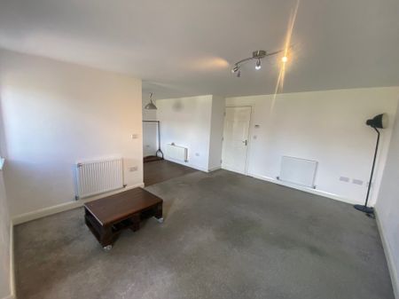 Pearsons Way, Leeds, Seacroft - Photo 2