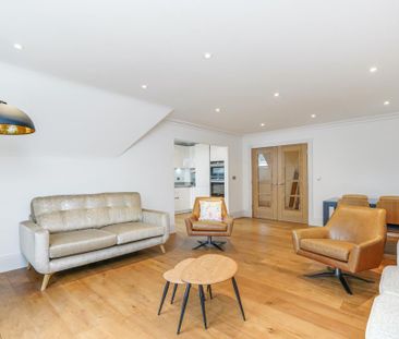 Rothsay Court, Gower Road, Weybridge, Surrey, KT13 - Photo 2