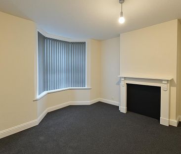 4 bedroom semi-detached house to rent - Photo 3