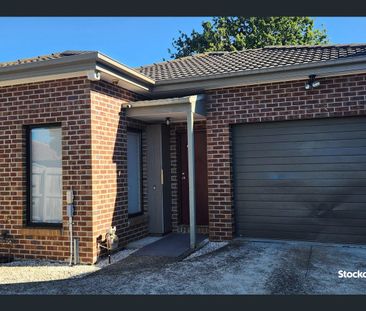 SPACIOUS 3 BEDROOM UNIT IN DANDENONG - Photo 6
