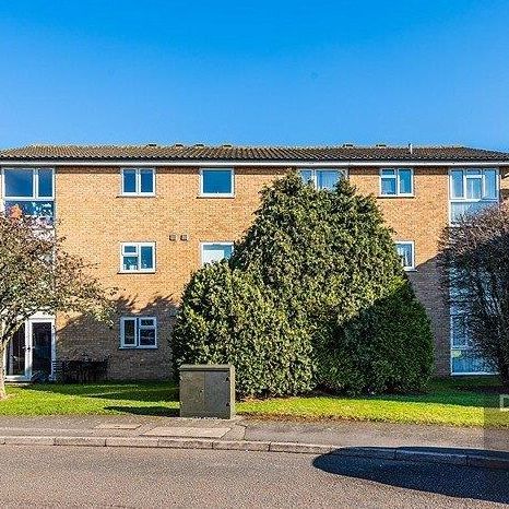 Trotwood, Chigwell - Photo 1