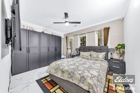 “Beautiful double storey opposite the Wyndham Village shopping centre !” - Photo 4