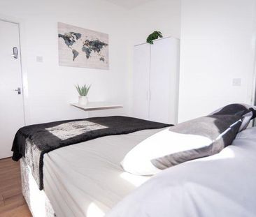 1 bedroom in a house share to rent - Photo 6