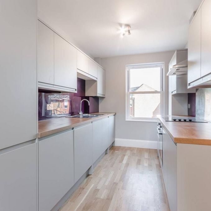 2 bedroom flat to rent - Photo 1