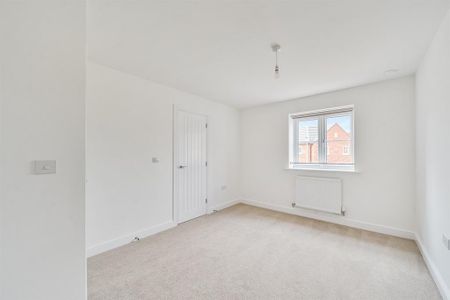 4 bedroom detached house to rent - Photo 4