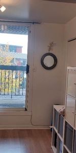 Cession de bail appart 1 chambre à coucher et 1 salle de bain - Photo 3