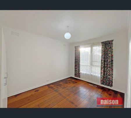 30 Rogerson Street, Avondale Heights, Vic 3034 - Photo 3