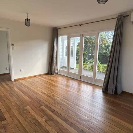 Comfort, space and charm in a great location - Photo 4