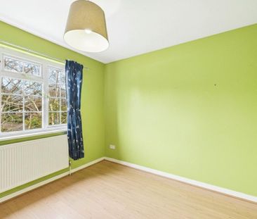 3 bedroom end of terrace house to rent - Photo 3