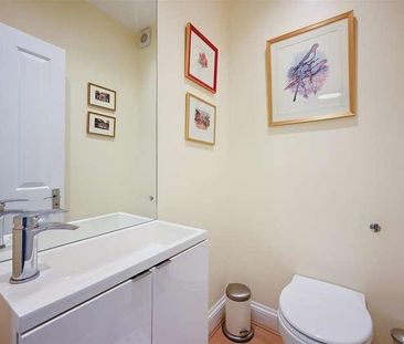 Vernon Avenue, Raynes, SW20 - Photo 6