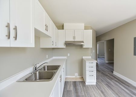 Orillia: 2 Bedroom Apartment, Parkview Ave. - Photo 5