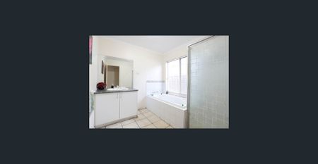 3 Bedroom Family Home CONTACT AGENT FOR PRIVATE INSPECTION! - Photo 5