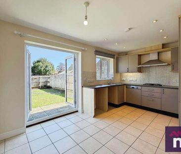 The Brambles, Trowbridge, BA14 - Photo 3