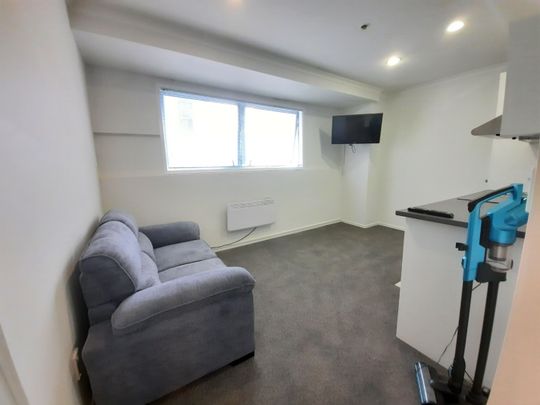 2 bed room unit - 3 mins walking distance to AUT / Korean supermarket / Midtown - Photo 1