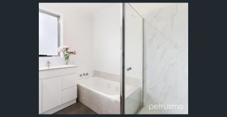 Four Bedroom Family Home - Photo 5