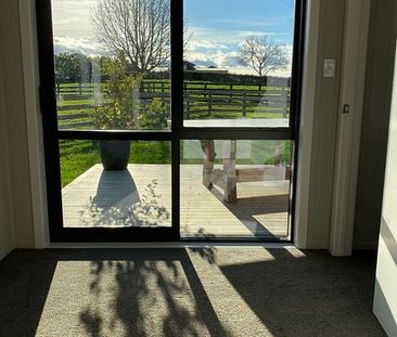 Charming 2BR Home with Modern Comforts - Photo 4