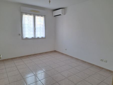 Location Appartement 3 pièces 68m² TOULON 83000 - Photo 3