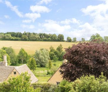 A stunning Grade II-listed barn conversion with beautifully imagine... - Photo 2