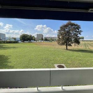 3-room apartment, 5 minutes walk from the city center with balcony - Photo 3