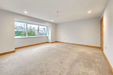 4 bedroom semi-detached house to rent - Photo 2