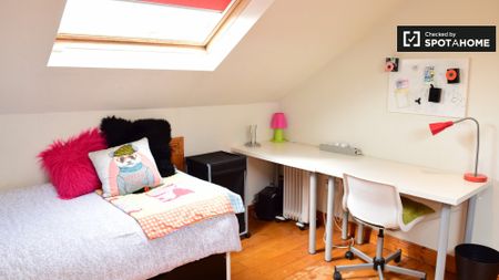 Interior room in 5-bedroom apartment in Rathfarnham, Dublin - Photo 2