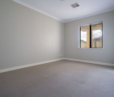 Low Maintenance, Central Location - Photo 3
