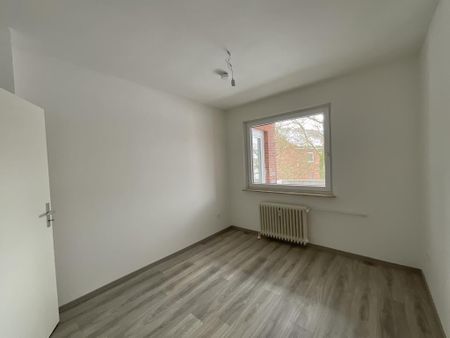 Renovierte und zentrumsnahe 4-Zimmer-Wohnung, mit zwei Balkonen! - Photo 5