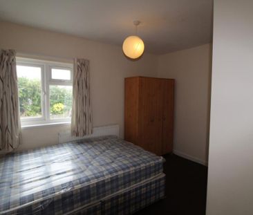 4 bedroom semi-detached house to rent - Photo 4