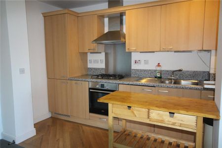 2 bedroom apartment to rent - Photo 3